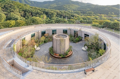 작품 썸네일