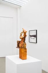 Exhibition view: Jean-Luc Moulène, the dot the well the plain and the rain, Galerie Chantal Crousel, Paris (16 October–18 November 2023). Courtesy the artist and Galerie Chantal Crousel. Photo: Martin Argyroglo. © Jean-Luc Moulène/ADAGP, Paris (2023).